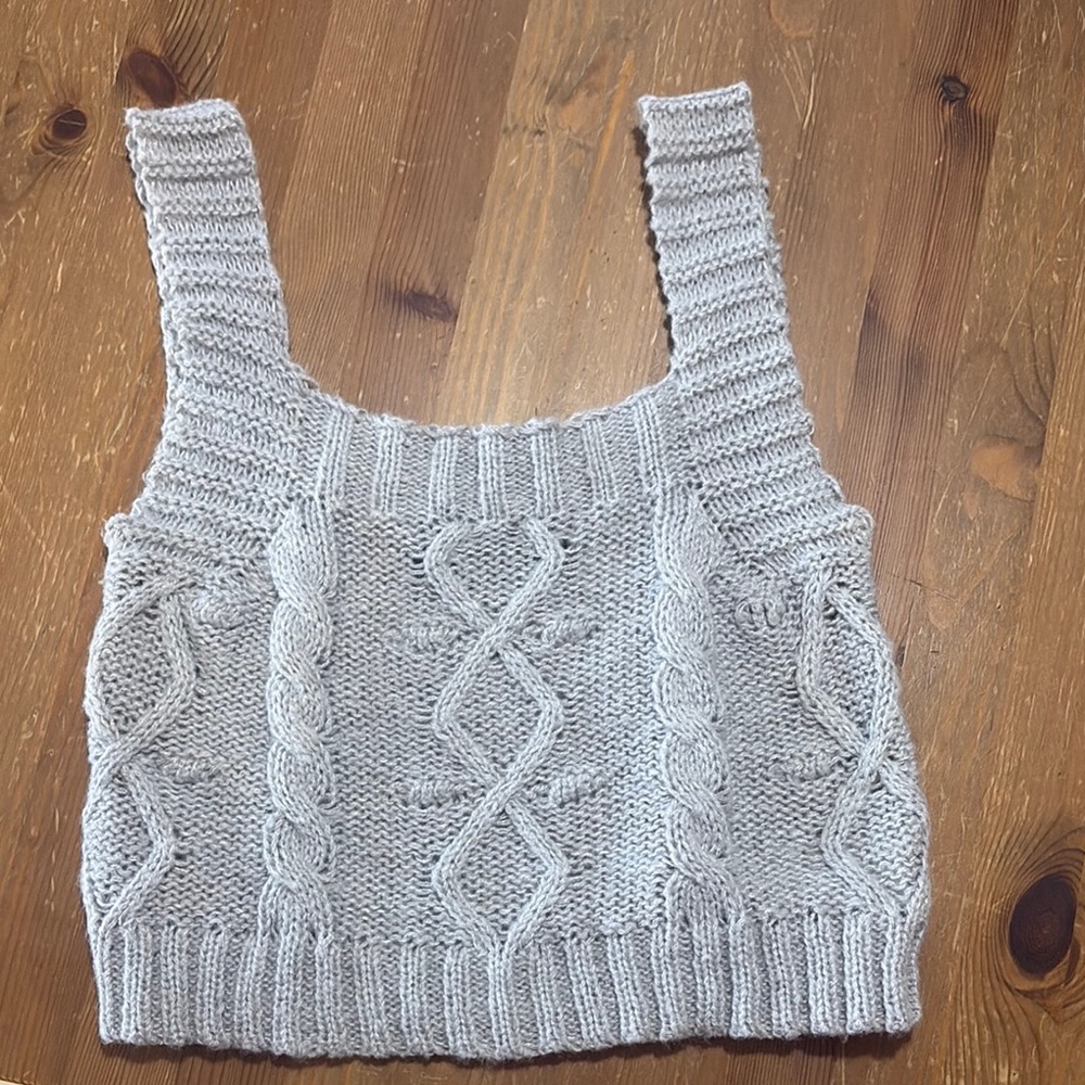 Kendall & Kylie Gray Ribbed Crop Tank Top